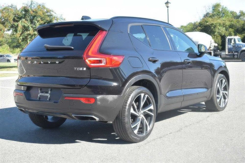 Volvo XC40 T5 R-Design      2020