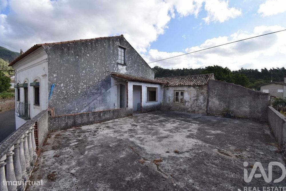 Casa tradicional T3 em Miranda do Corvo de 220,00 m2