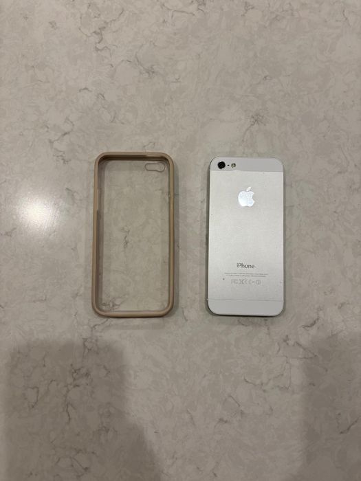 Apple iPhone 5 – 16 GB – Excelente estado + Capa + Cabo