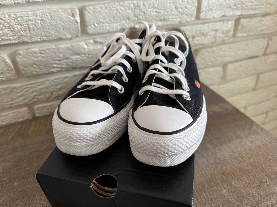 Ціну знижено! Продам жіночі кеди Converse Chuck Taylor All Star Lift