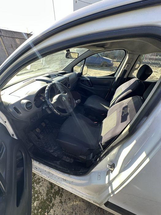 Легковий універсал Citroen Berlingo, 2011 року