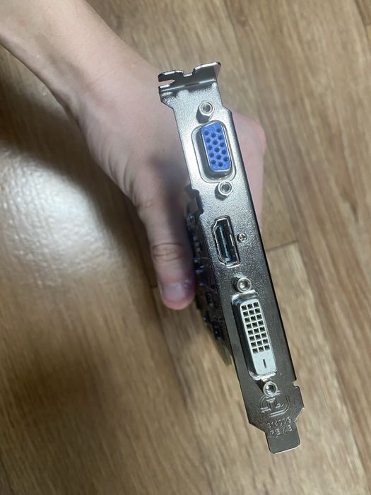 Відеокарта Sapphire hd6570 1gb DDR3