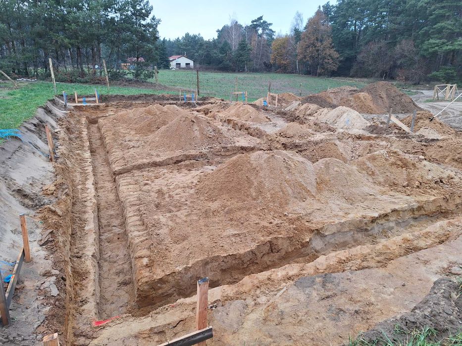 Wiercenie studni głębinowych,koparkoładowarka,minikoparka,wywrotka