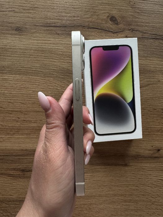 iPhone 14 з рідною коробкою
