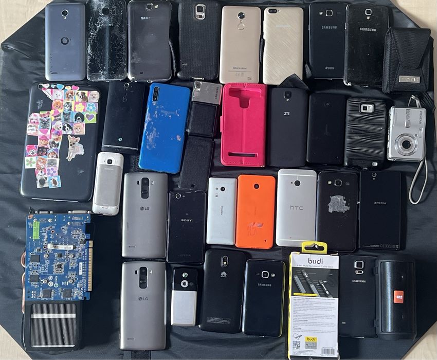 Zestaw telefonów Samsung, Sony Xperia, HTC…