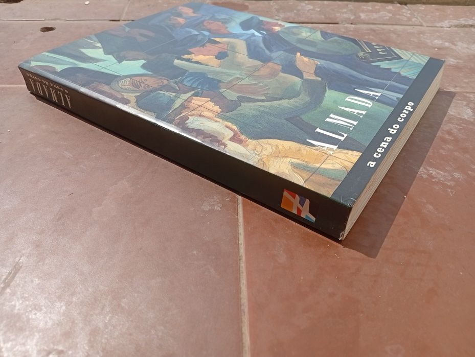 Livro  "Almada: a cena do corpo"