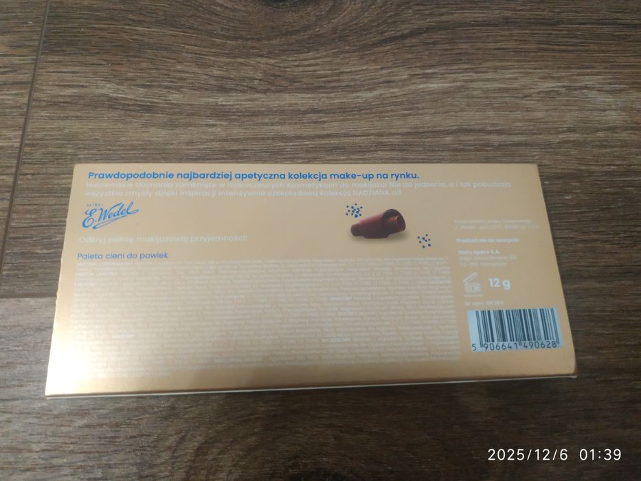 Paleta cieni do powiek Stars from the Stars x Wedel