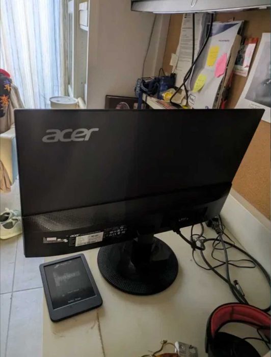 Monitor praticamente novo