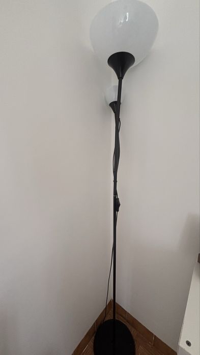 Candeeiro de pé Ikea