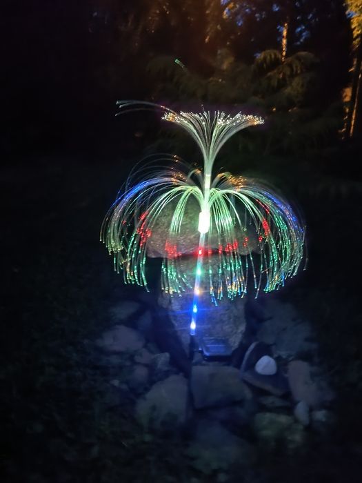 Lampa solarna ogrodowa