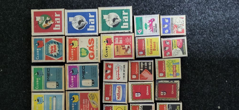 47 Caixas de fósforos publicitárias antigas em Madeira!