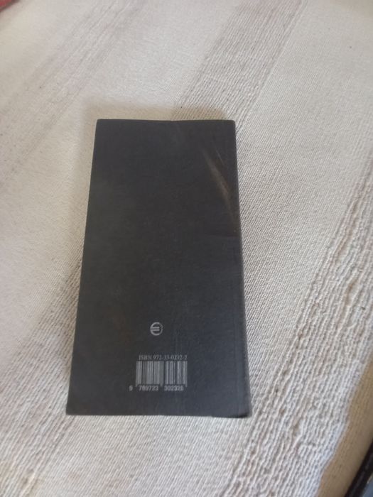 Dois livros coleção B da Estampa