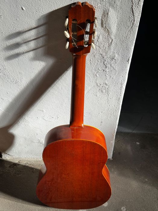 Guitarra Clássica Espanhola RITMO (Cadete) + Estojo Incluído