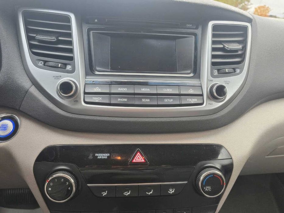 Hyundai Tucson Sport      2016