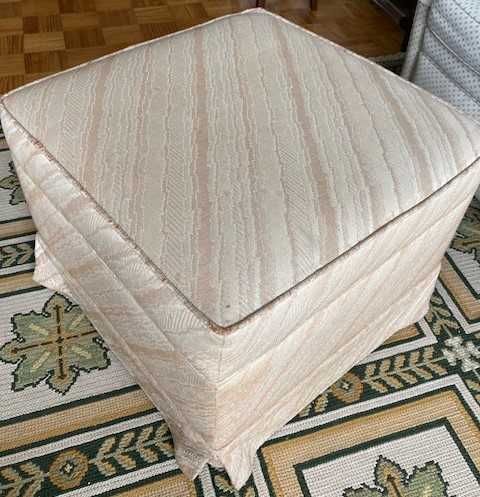 Banqueta /Banco / Pouf em madeira e tecido