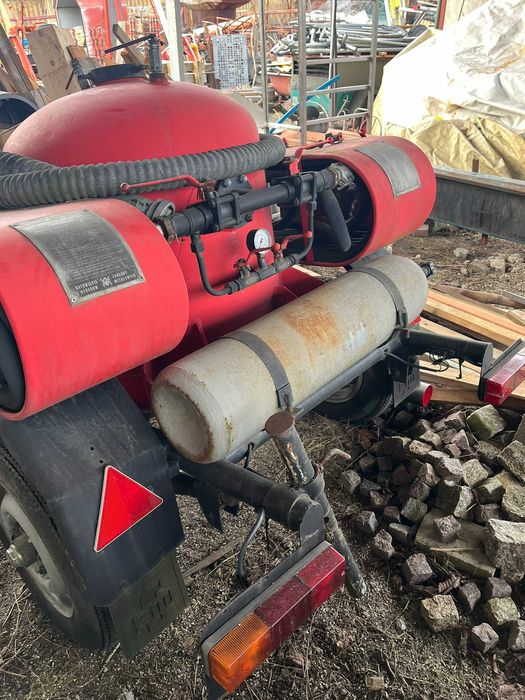 AGREGAT GAŚNICZY proszkowy na przyczepie AP 250.