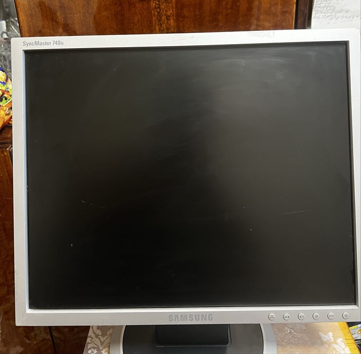 Монитор 17" Samsung SyncMaster 740n