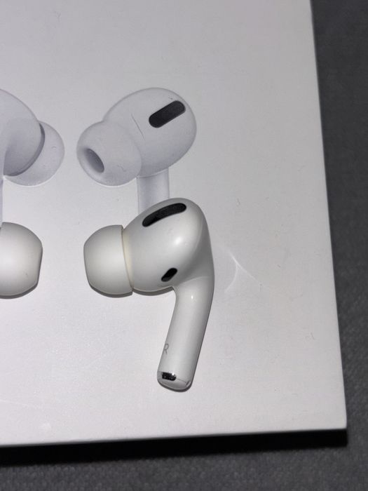 Uszkodzone Air Pods Pro - 2 generacja z wyjściem lighthing