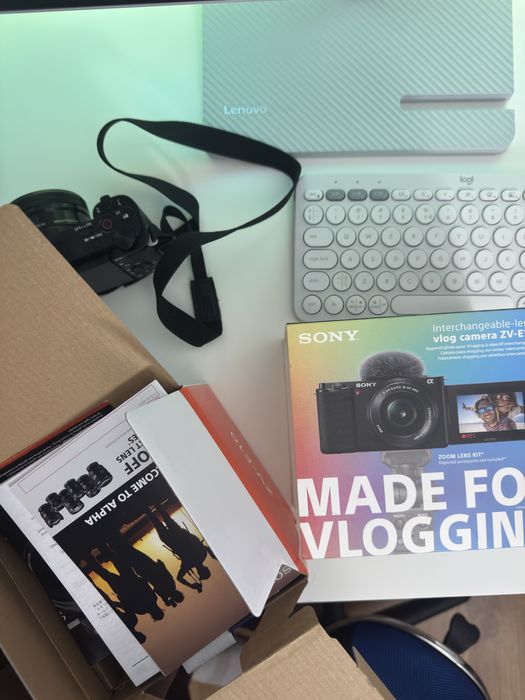 Sony ZV-E10 + 16–50 OSS | zestaw do vlogowania | pudełko