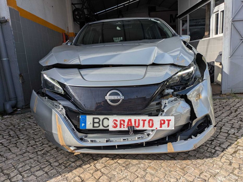 Nissan Leaf de 2023 com 6000km (Com Iva)