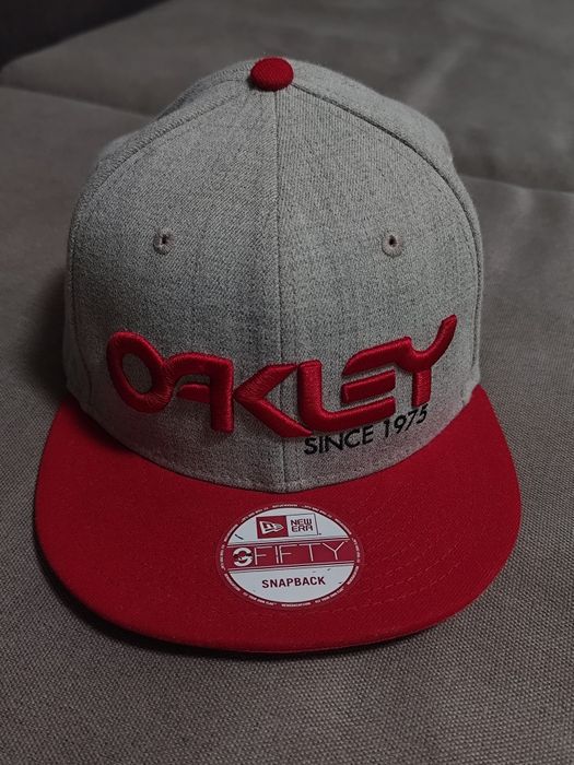 Бейсболка Oakley