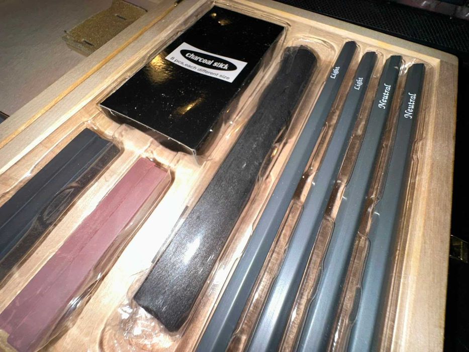 Caixa Kit de Desenho a Carvão e Grafite