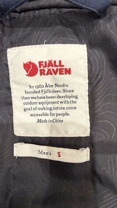 Куртка Fjallraven Barents Parka.