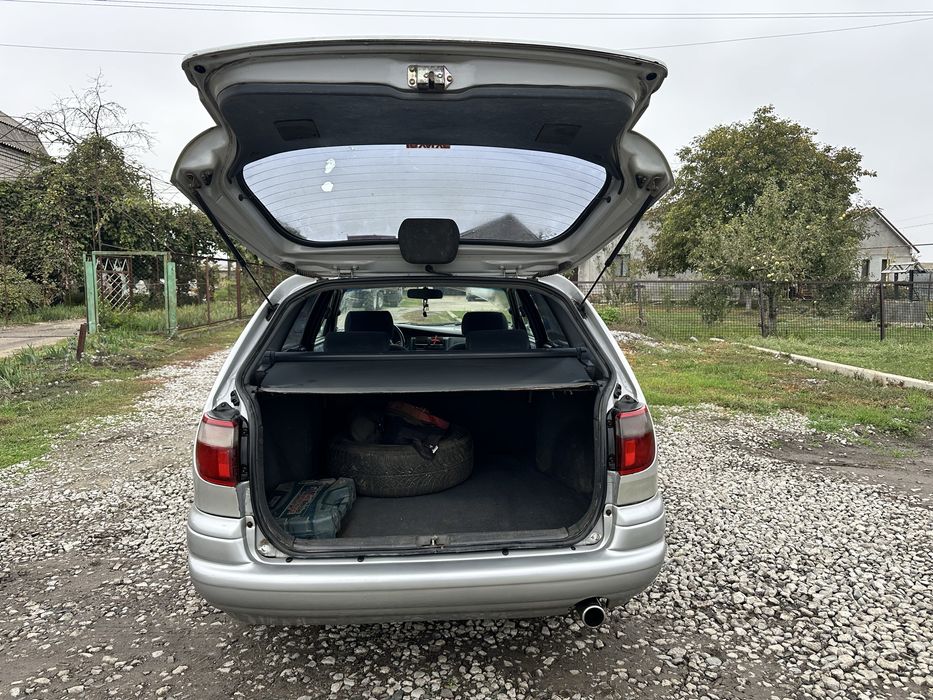 Toyota carina e 1.8