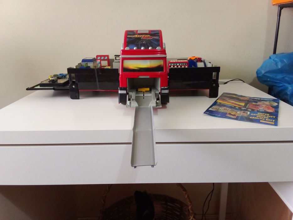 Camião AutoKit da Famosa