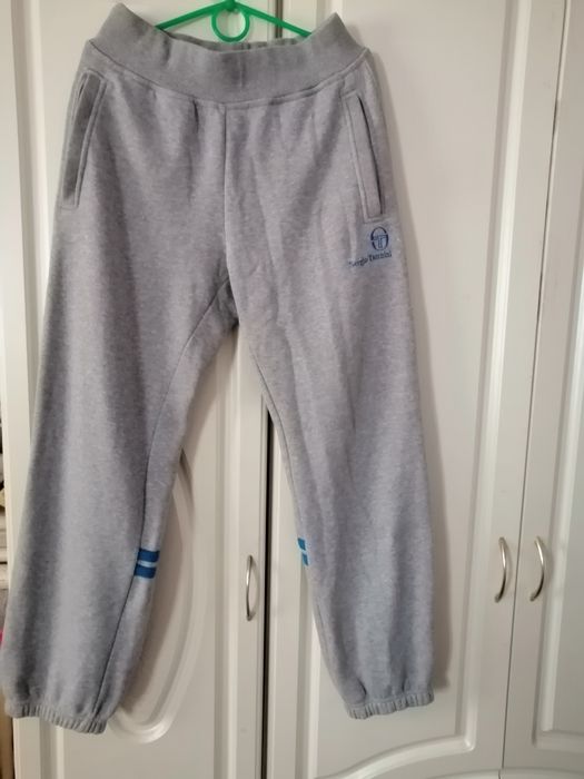 Спортивні р 48-50,утеплені,стан задовільний