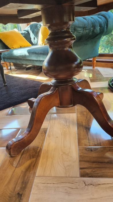 stół antyczny z  intarsja