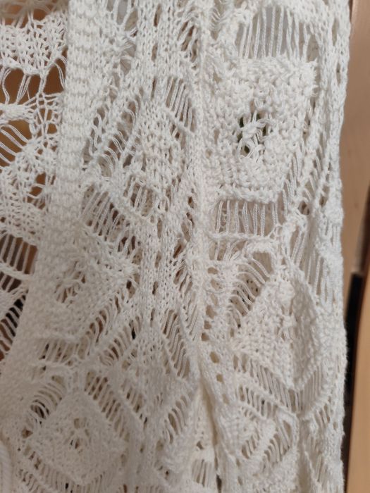 Biały sweter ażurowy piękny