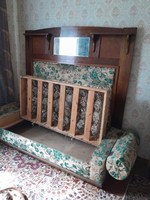 Кабiнетний диван, вiнтажний у вiдмiнному станi люкс. Самовивiз.