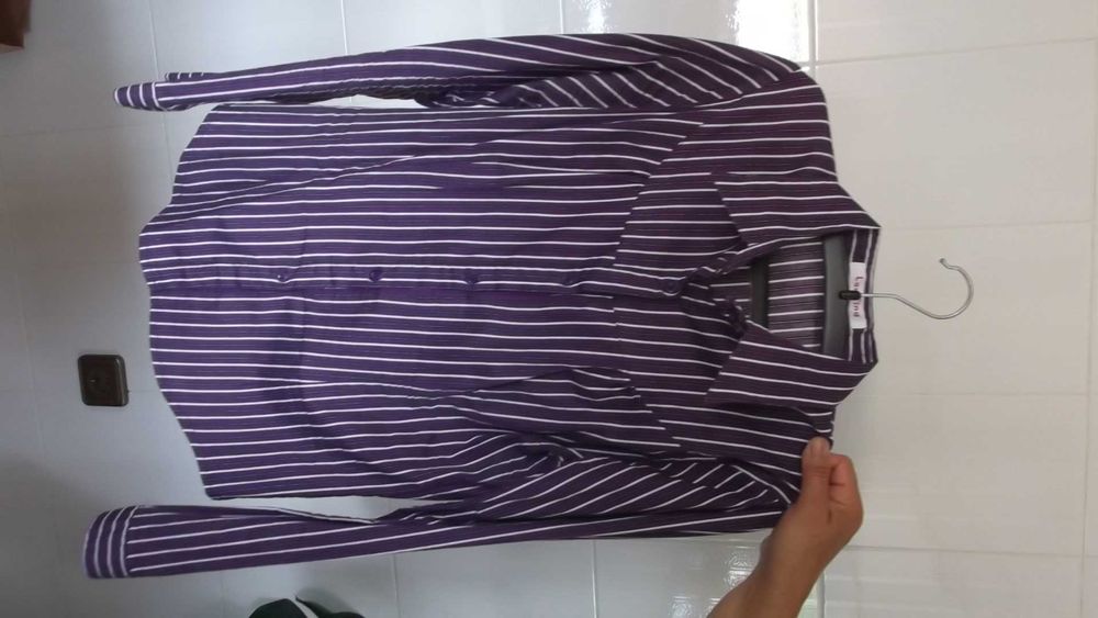 Camisa Riscas Roxas como nova