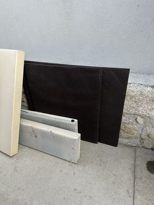 Cama completa + estrado maio ou menos funciomante + tampo do chao