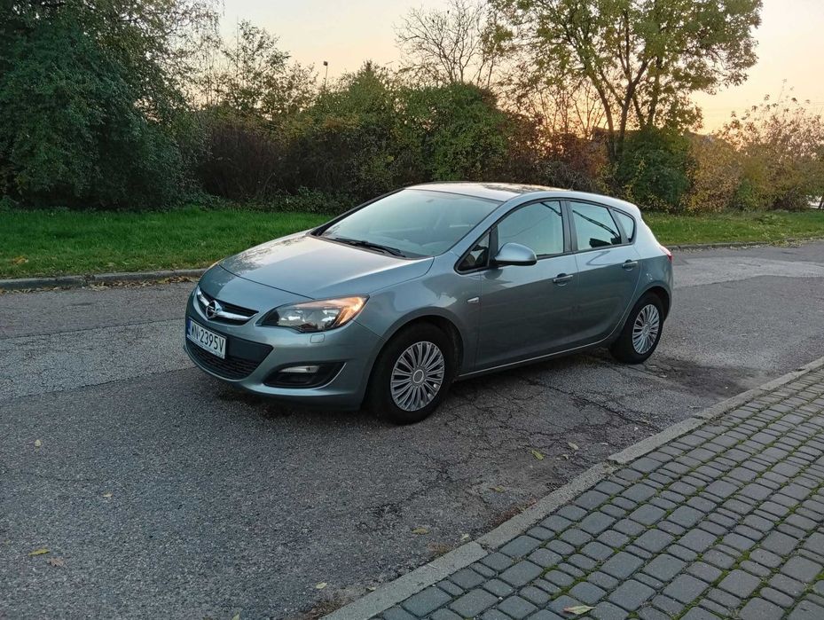 Opel Astra 1.4 Ecotec  benzyna 100 KM Polecam
