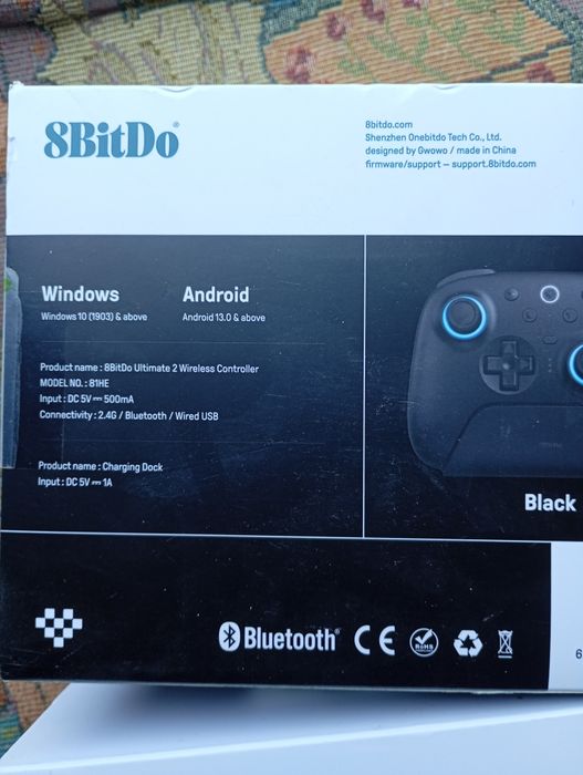 геймпад 8BitDo Ultimate 2 Wireless Controller.