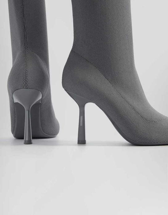 Botins da Bershka em lycra cinzentos novos com etiqueta