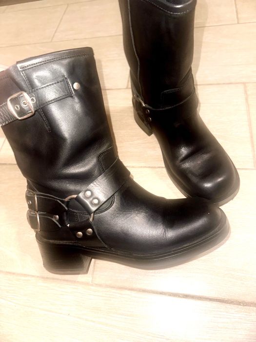 Шкіряні черевики Estro