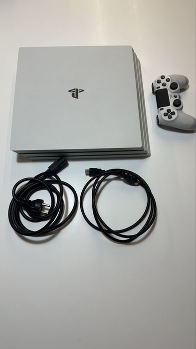 PlayStation 4 Pro 1TB Glacier White + Comando Original