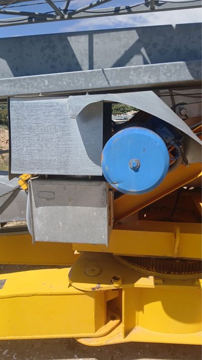 Grua hidraulica 20 metros como nova