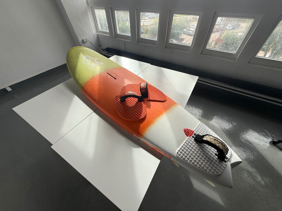 Starboard Reactor 97 Carbon Wave Quad + finy Drake