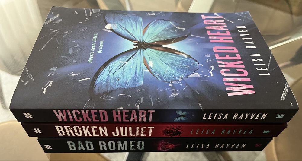 Livros de Leisa Rayven (Trilogia)