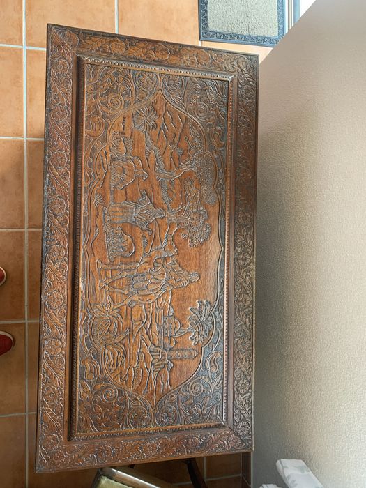 Arca de madeira trabalhada