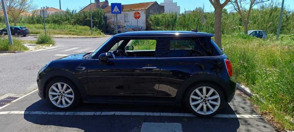 MINI Cooper D Automático 2017 | Full LED | Navi Pro | Câmara | Bancos Aquec. | Apple CarPlay | Android Auto