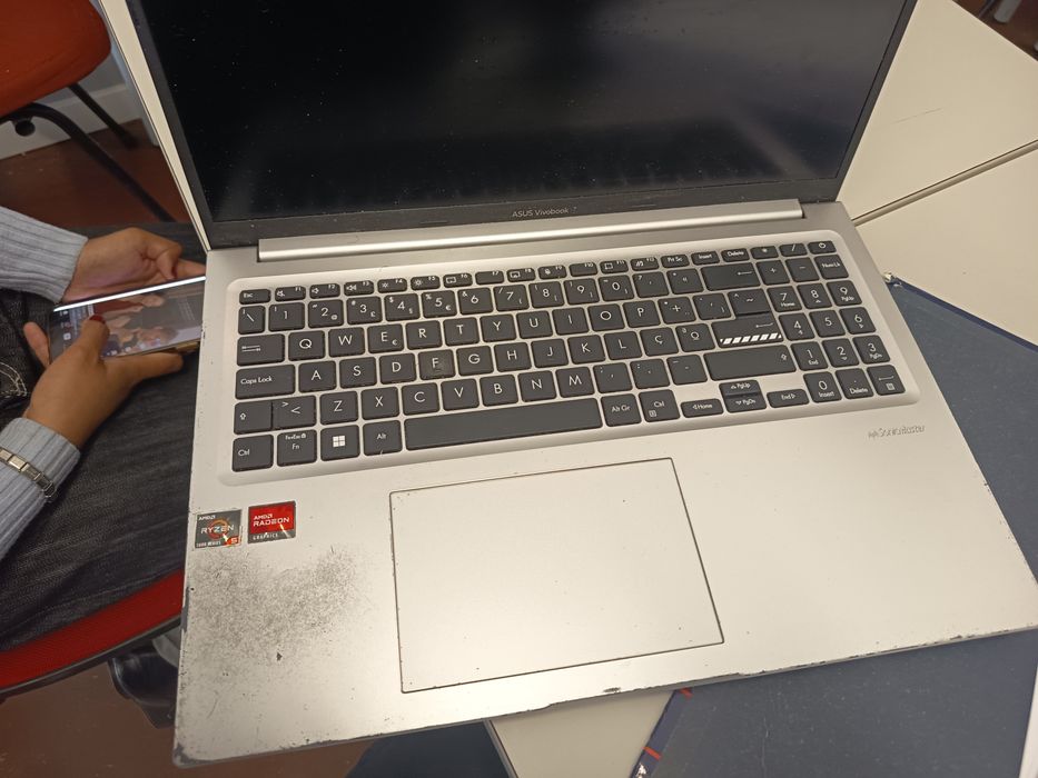 Asusvivobook m1605ya