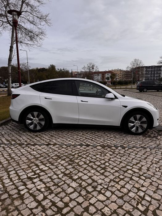 Tesla Nacional Model Y Standard RWD 2023