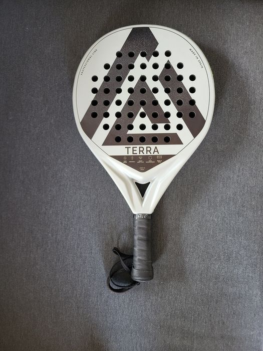 Raquete de Padel Alkemia Terra 2026 – COMO NOVA!