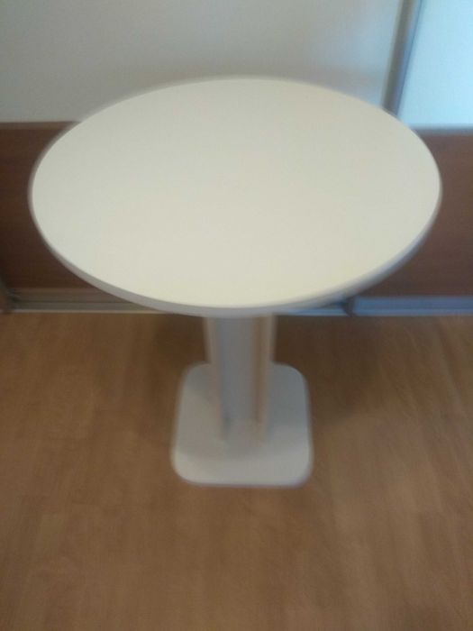 круглый стол  новый .