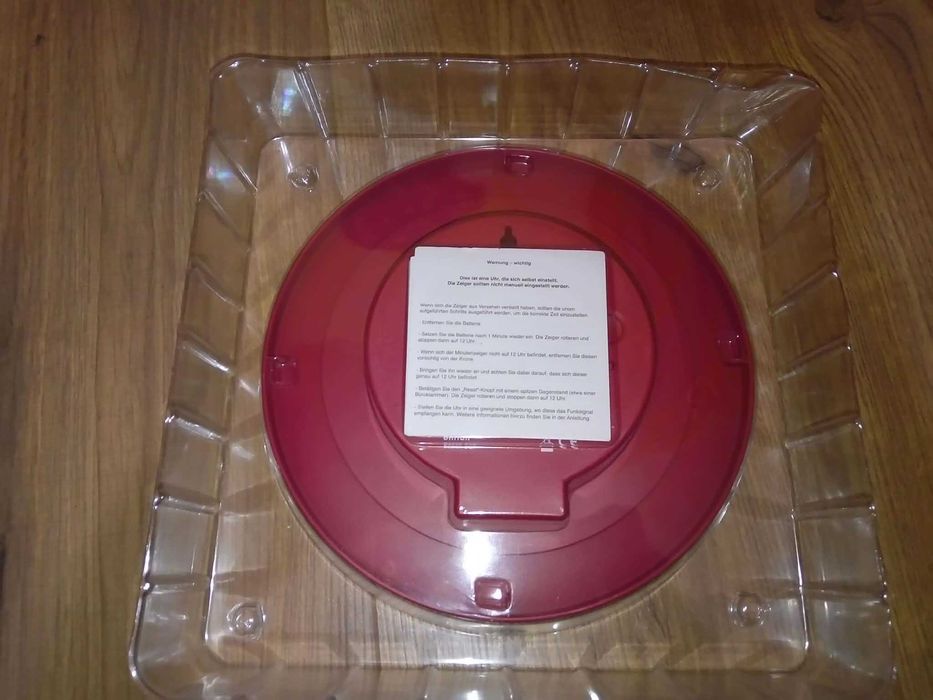 Zegar ścienny radiowy Braun czerwony bordowy 20cm BC06R radio control